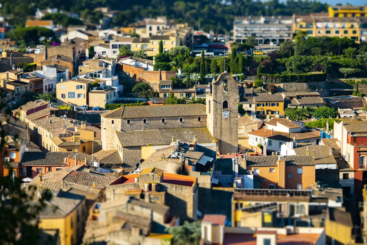 Descubre el Encanto de Begur, España