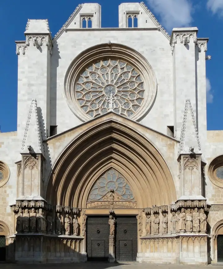 Explora las Maravillas Históricas de Tarragona